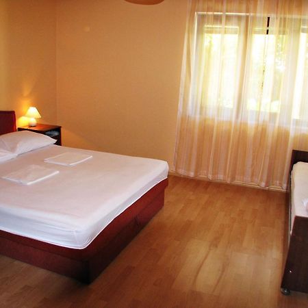 Apartments Miljak Omis Bagian luar foto