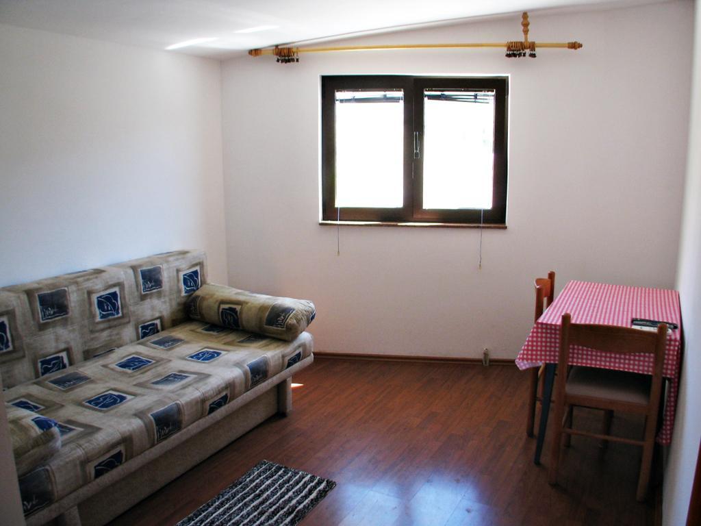 Apartments Miljak Omis Bagian luar foto