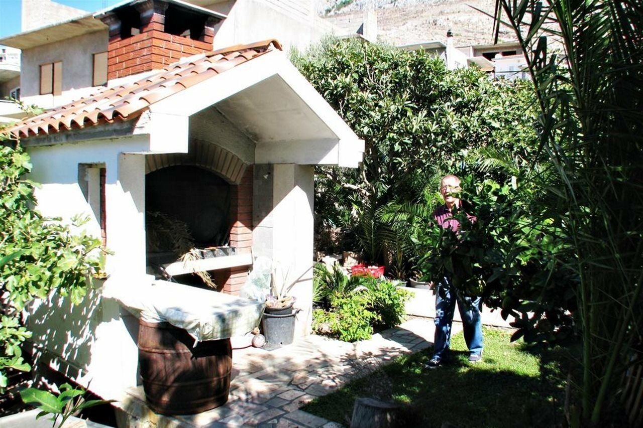 Apartments Miljak Omis Bagian luar foto
