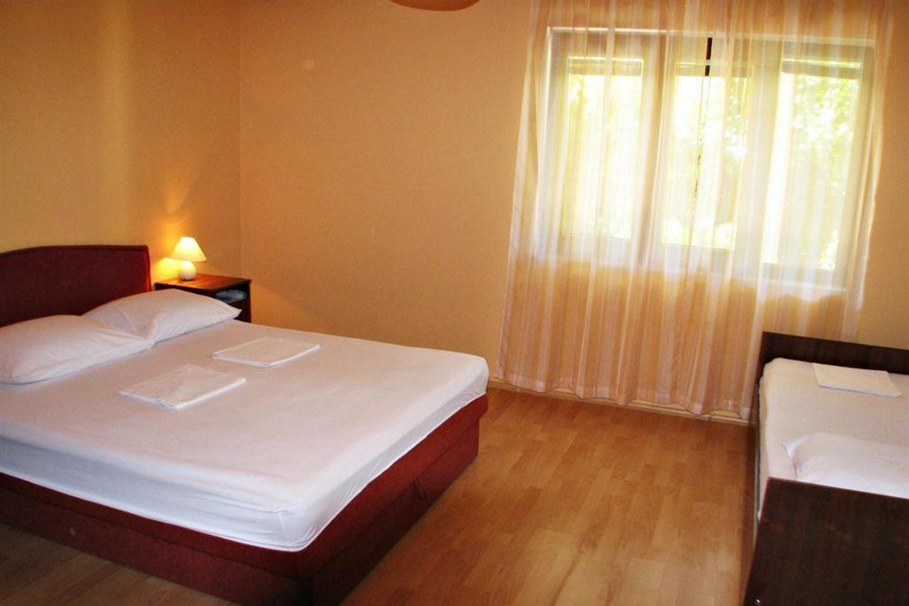 Apartments Miljak Omis Bagian luar foto